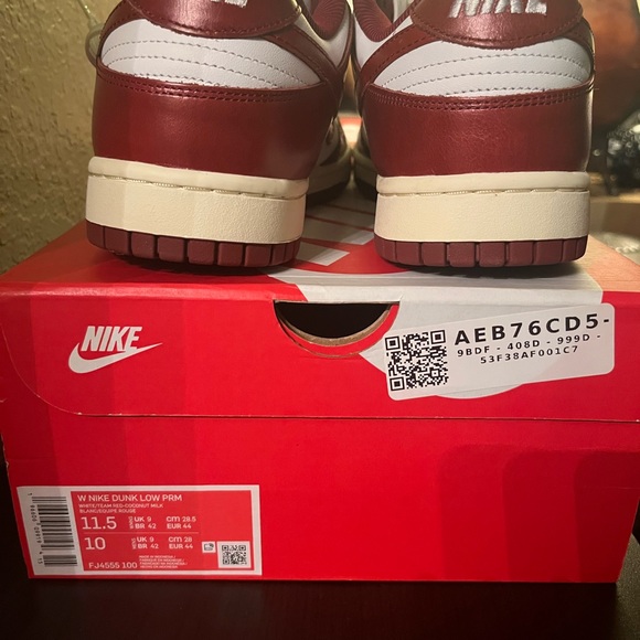 Dunk Low Vintage Red 10 - Picture 3 of 5